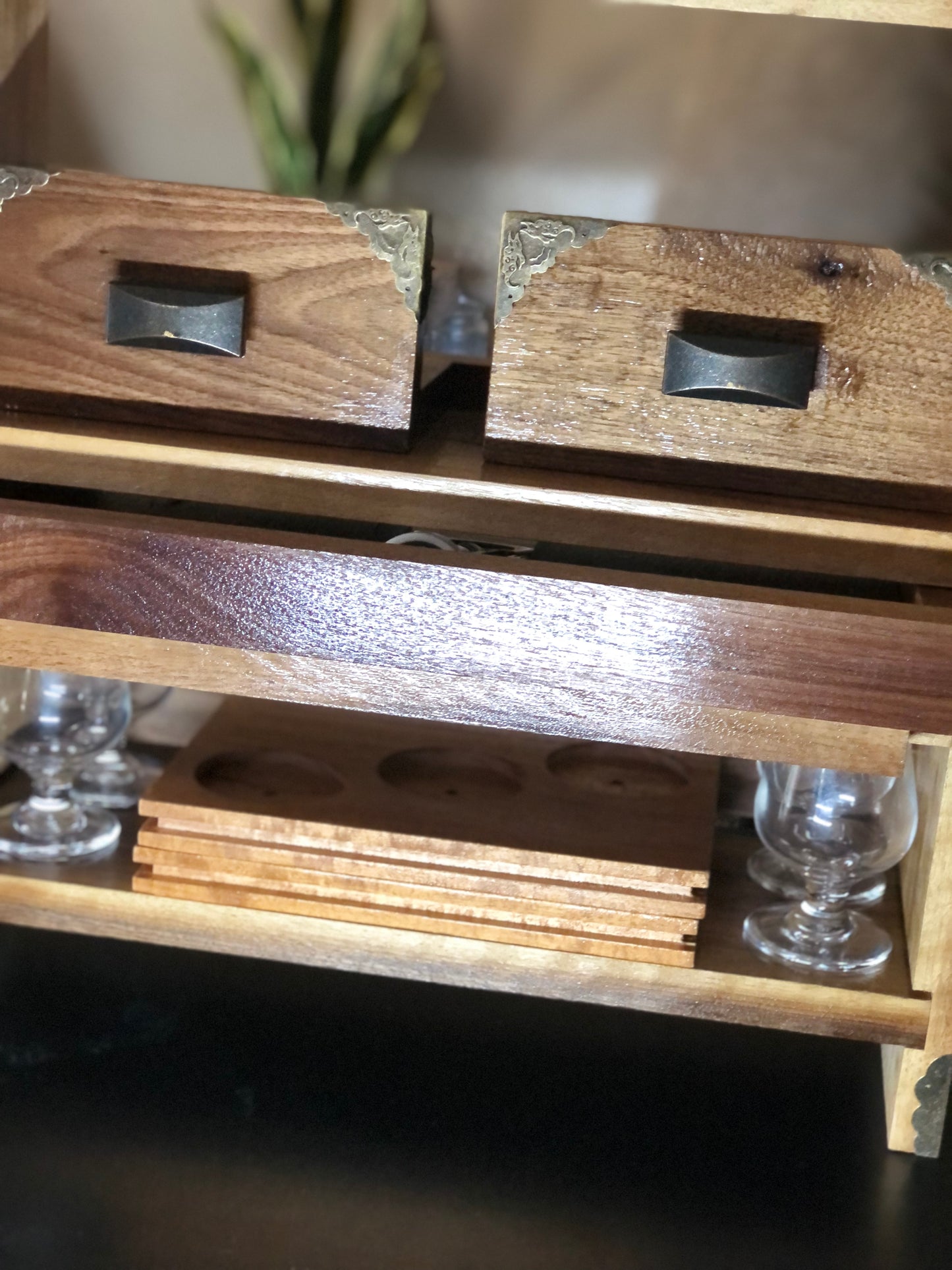 FLIGHT LOUNGE” Portable Wine/Shot glass and cigar party rack